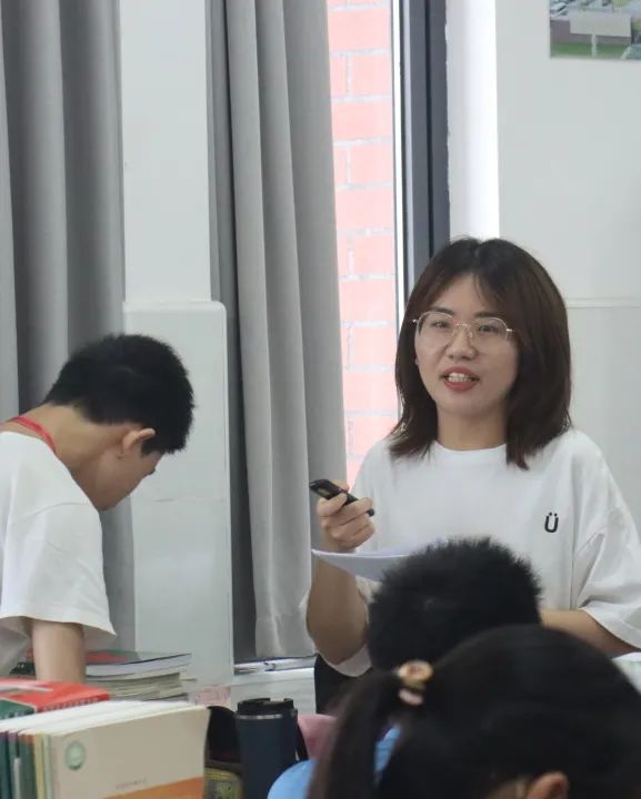 6857dd8debd34079aa4cf29e7fbb46d3.jpg