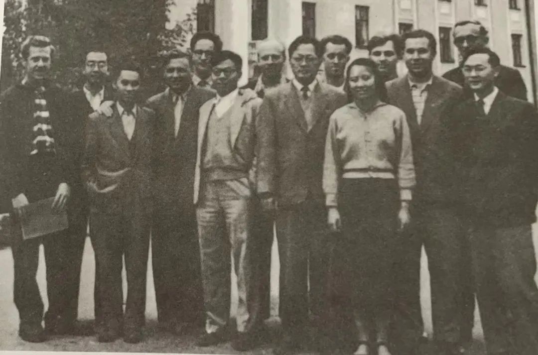 1000.jpg 图片